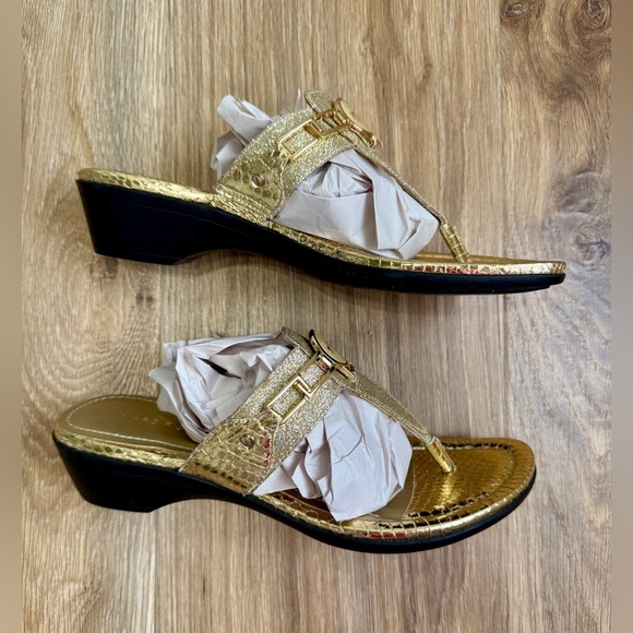 Marc Fisher Gold Amina Thong Sandals Size 9 LNC - Picture 5 of 7